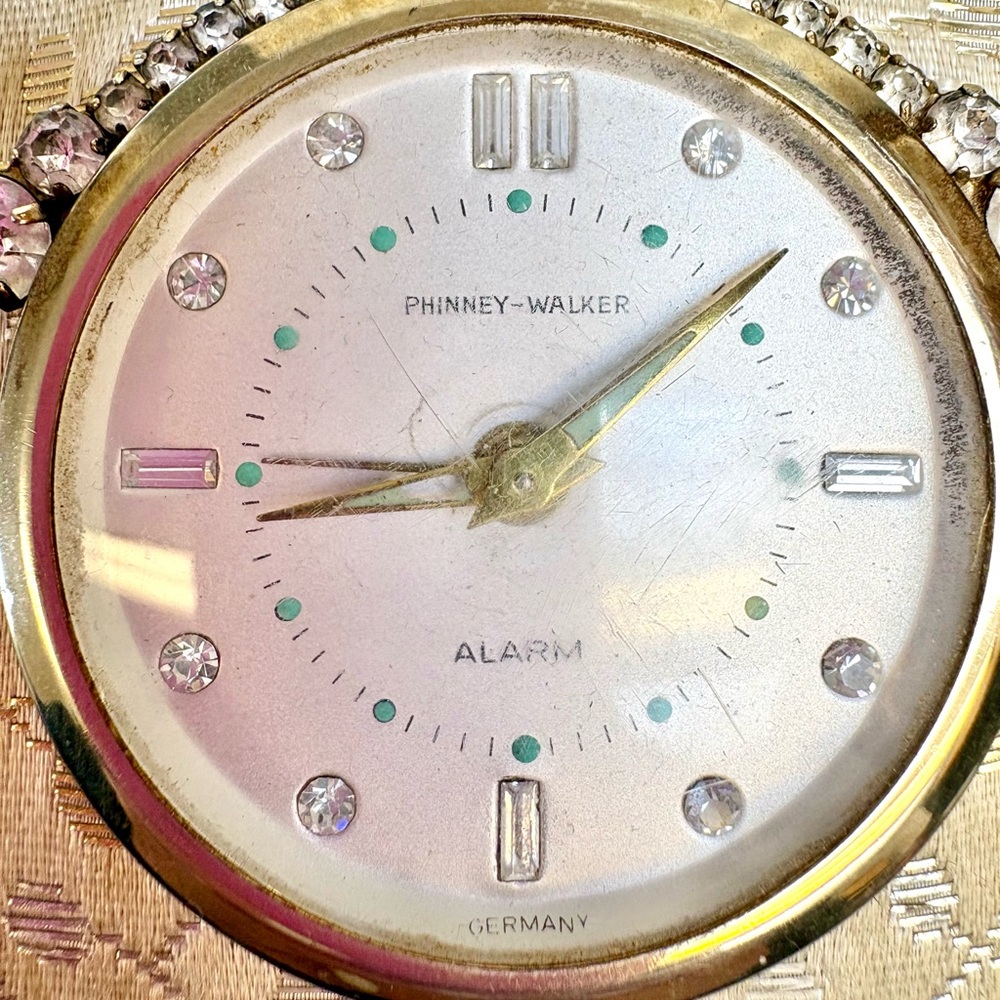 Vtg 1940-50s Travel jewelry Clutch with Decorative Alarm Clock Accent - Picture 6 of 6